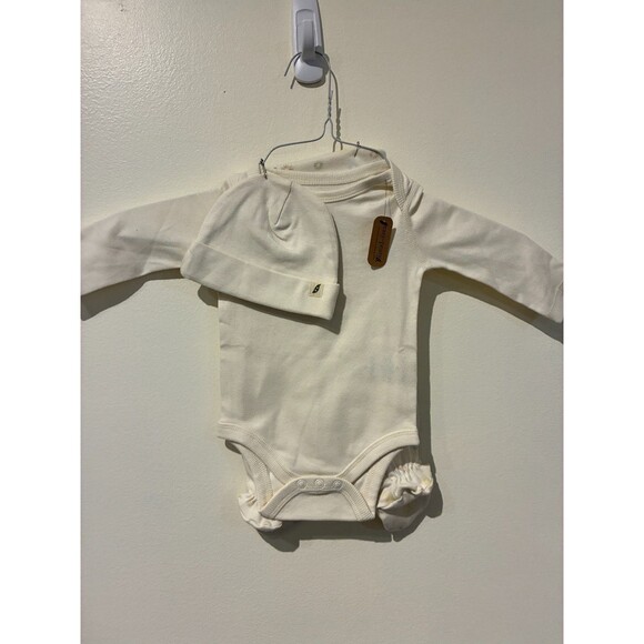 NWT Easy Peasy Cream Bodysuit & Leggings Outfit - 6M - Picture 1 of 3